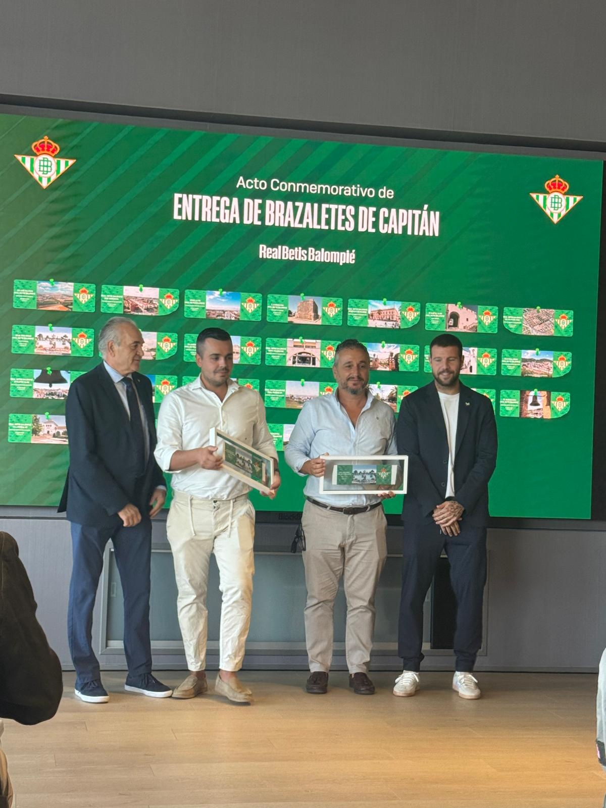 betis tocina brazalete