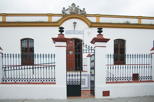 bibliotecaTocinafachada